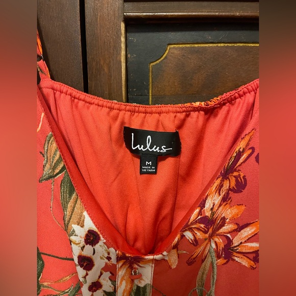 Lulu's Ulani Rusty Rose Floral Print Skater Dress
Size M missing tie sash belt - Picture 8 of 13